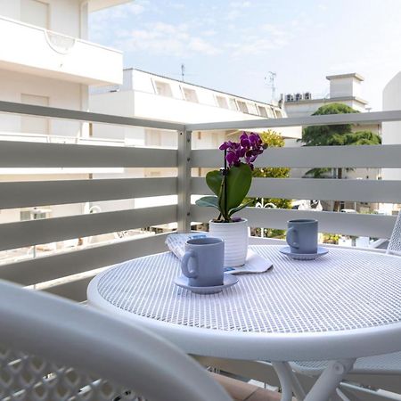 Casa Plauto Lägenhet Bellaria-Igea Marina Exteriör bild